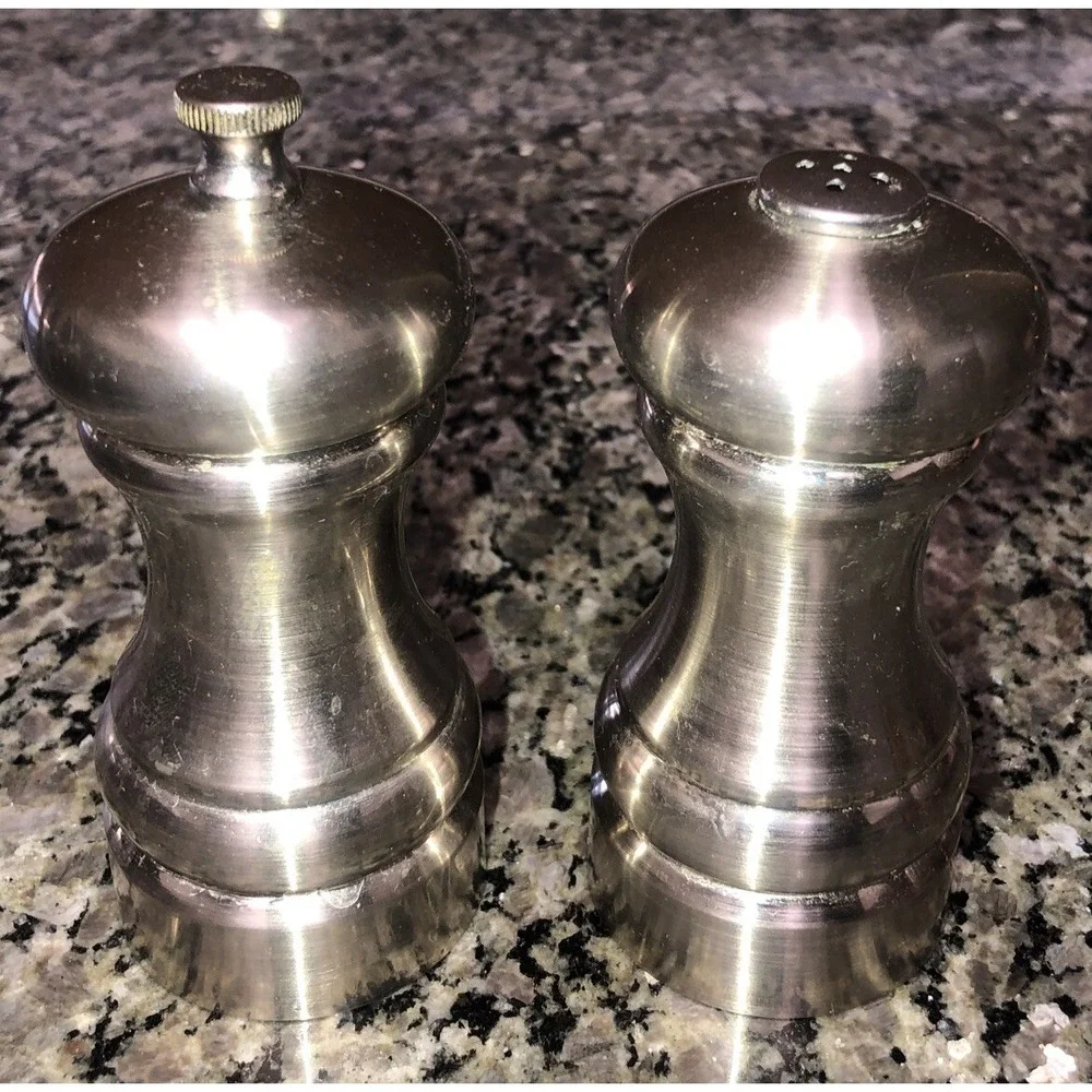 Vintage Olde Thomson Salt And Pepper Shaker Carbon Steel/Plastic 4x2